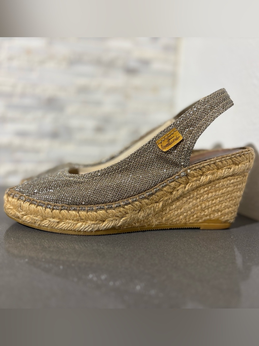 Montané brand metallic bronze woven slingback peep toe wedge espadrilles size 37